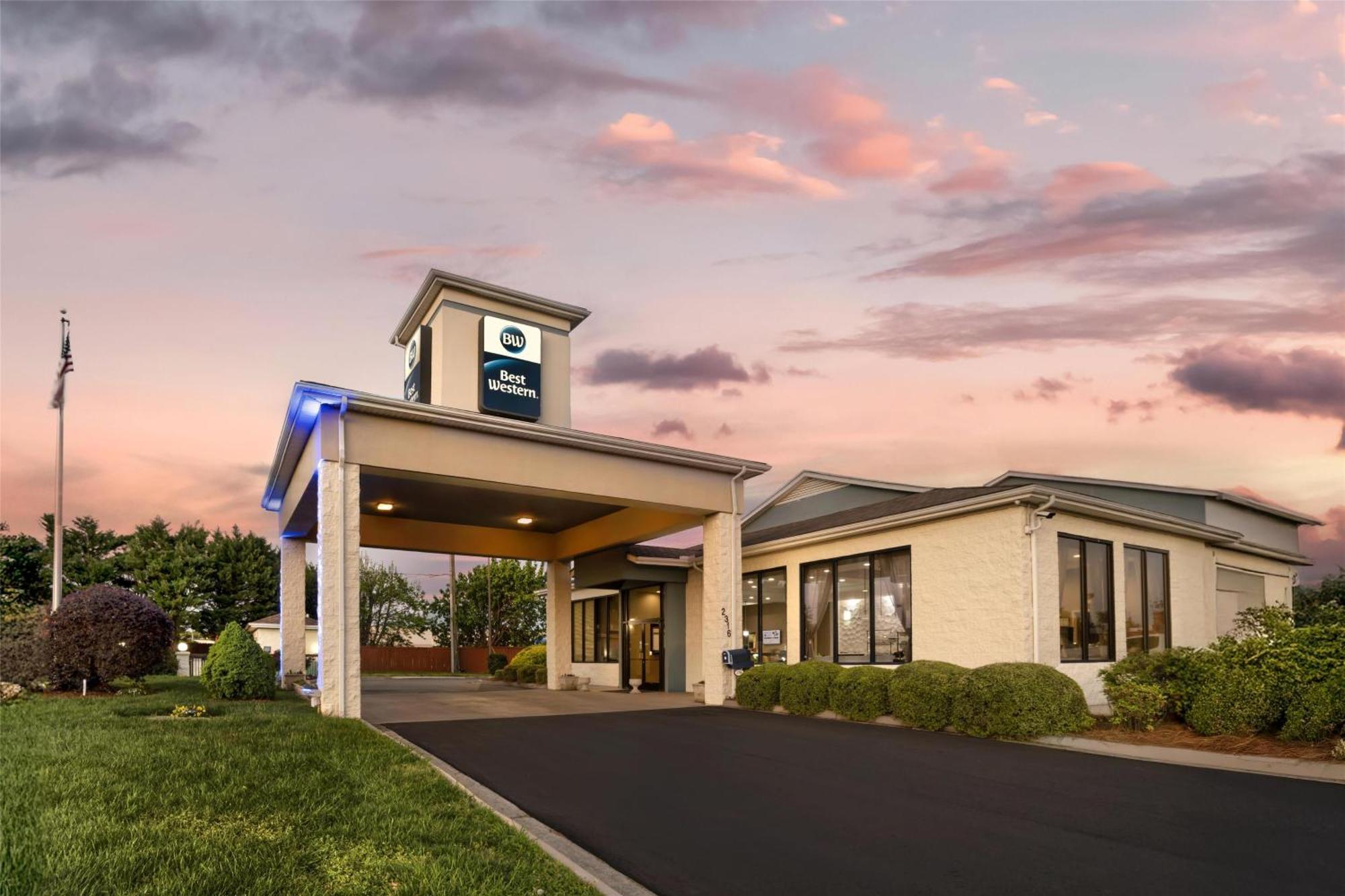 Best Western Inn&Suites Monroe Buitenkant foto