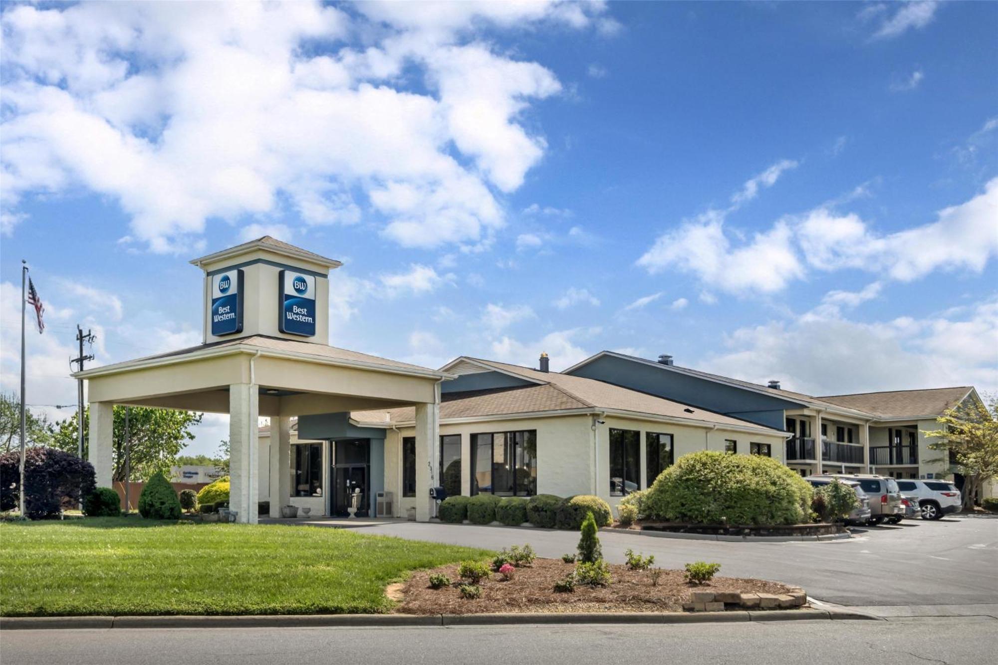 Best Western Inn&Suites Monroe Buitenkant foto