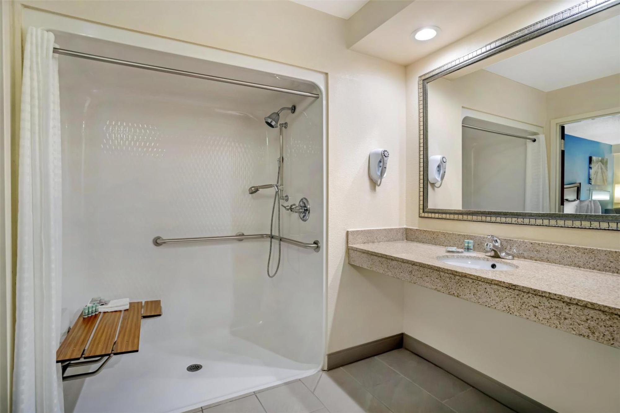 Best Western Inn&Suites Monroe Buitenkant foto