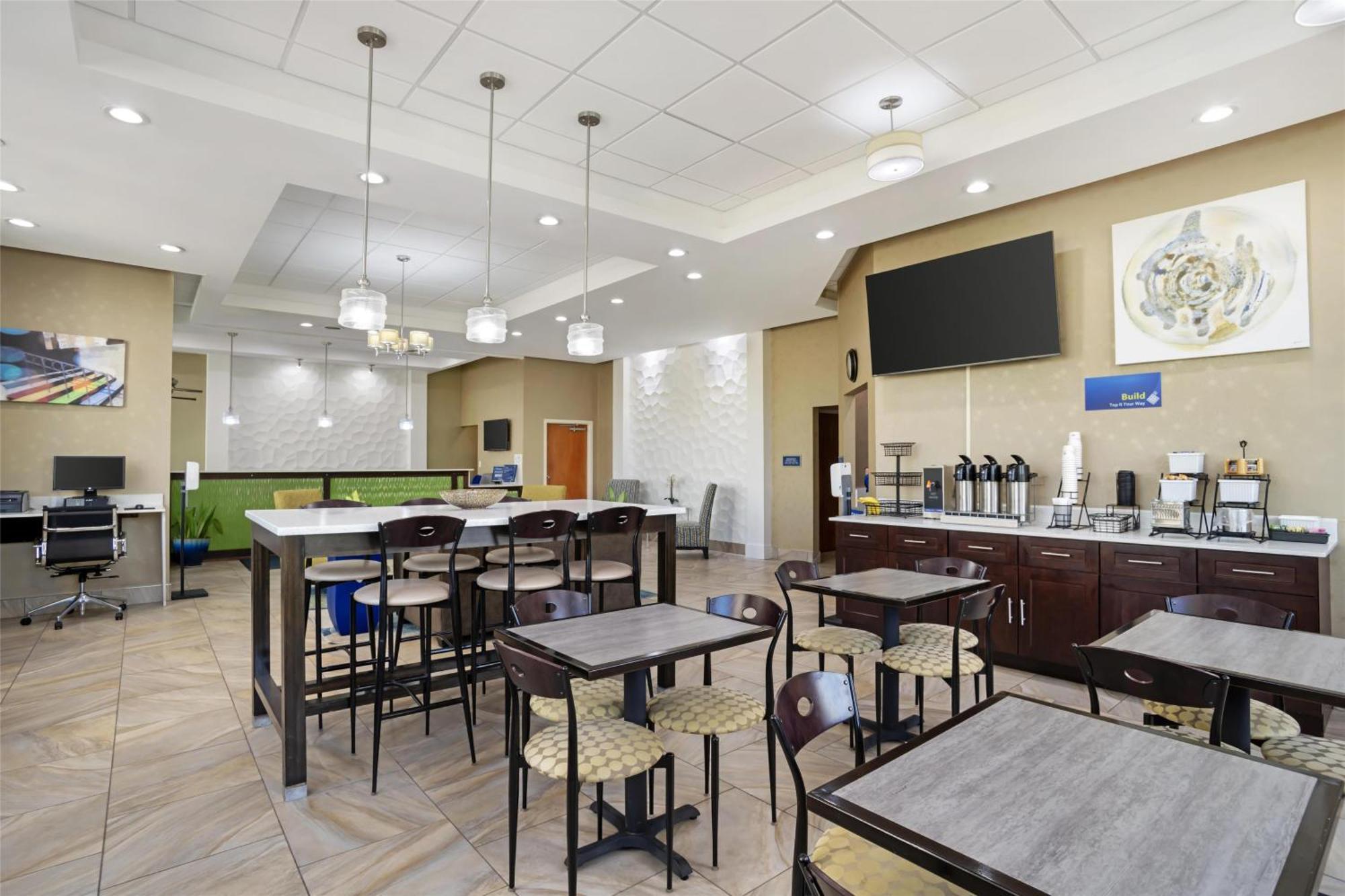 Best Western Inn&Suites Monroe Buitenkant foto