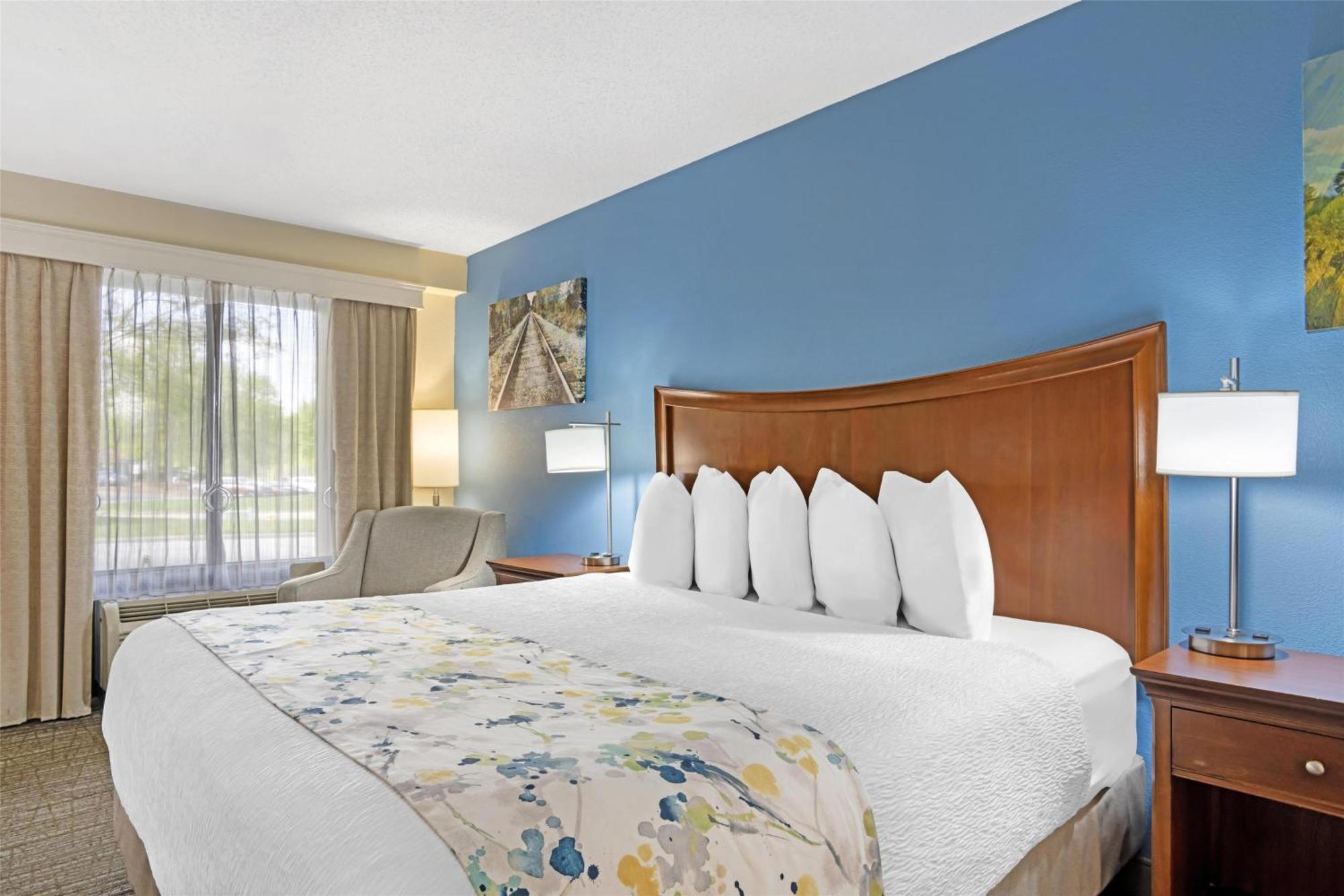 Best Western Inn&Suites Monroe Buitenkant foto