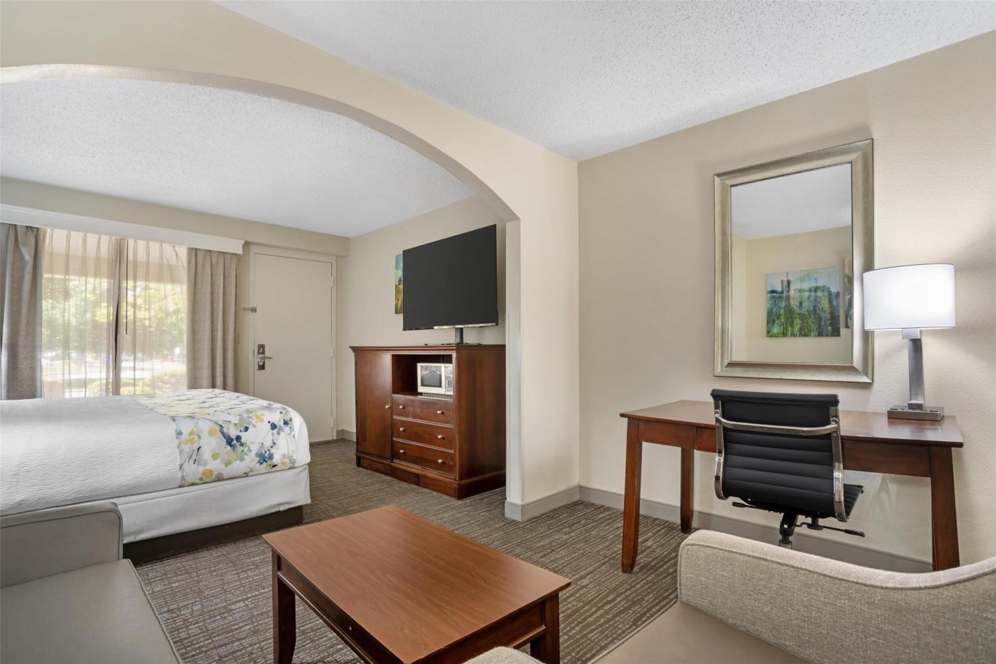 Best Western Inn&Suites Monroe Buitenkant foto
