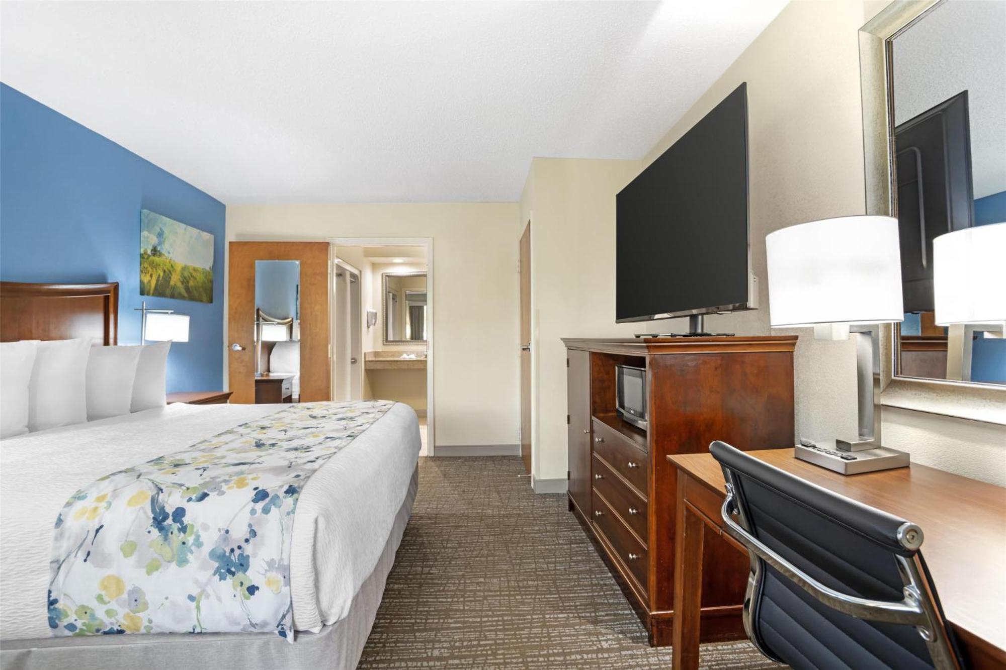 Best Western Inn&Suites Monroe Buitenkant foto
