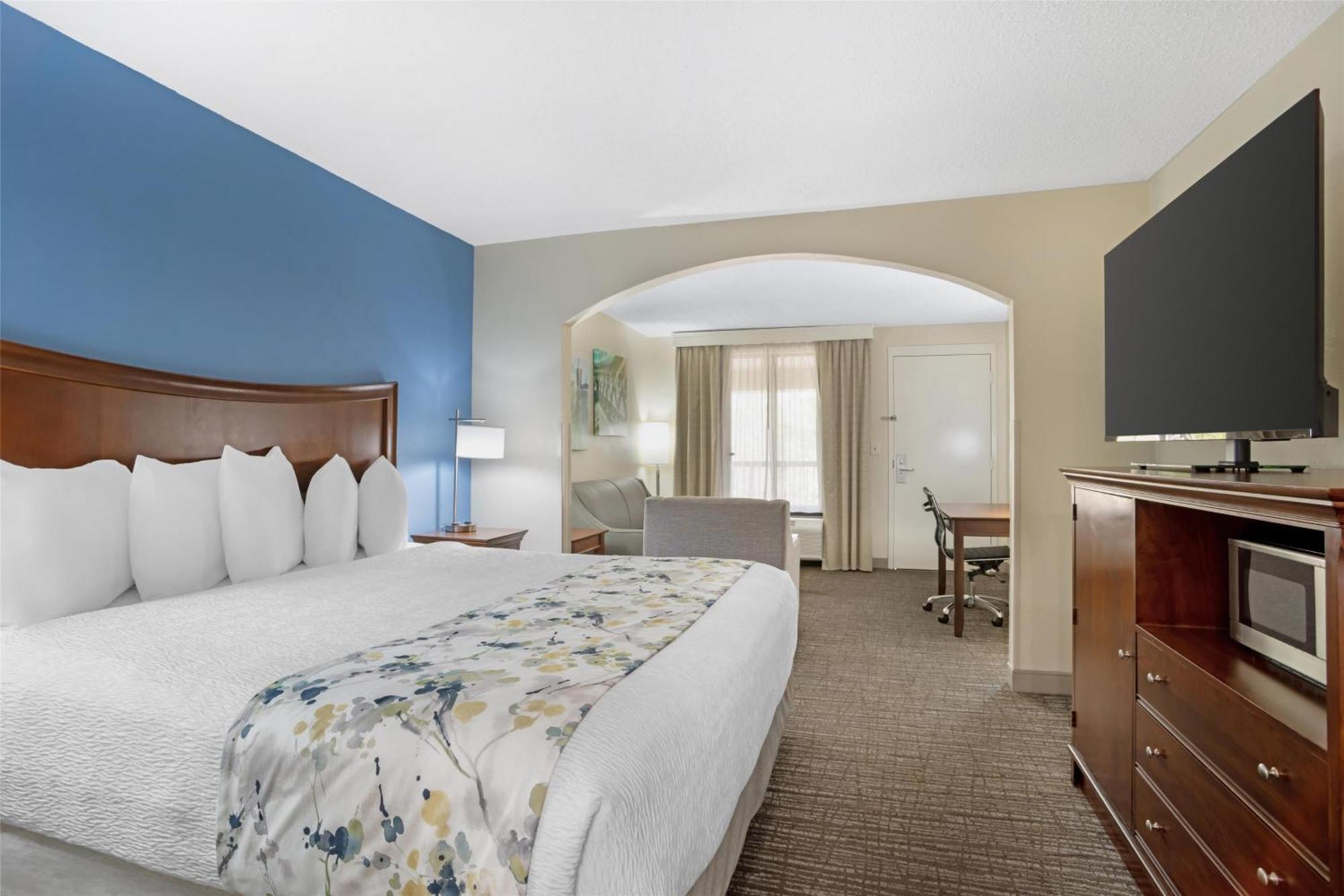 Best Western Inn&Suites Monroe Buitenkant foto