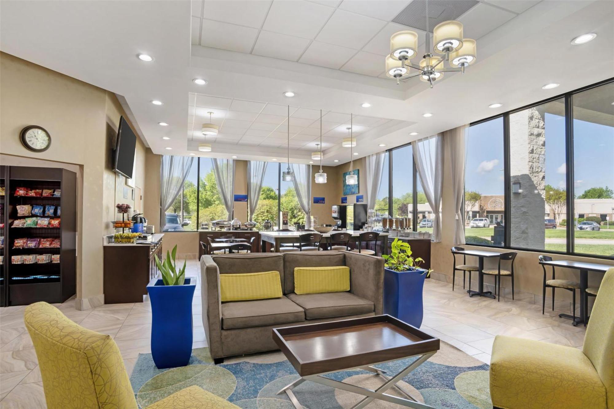 Best Western Inn&Suites Monroe Buitenkant foto