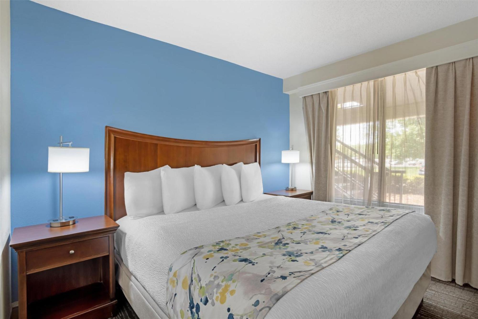 Best Western Inn&Suites Monroe Buitenkant foto